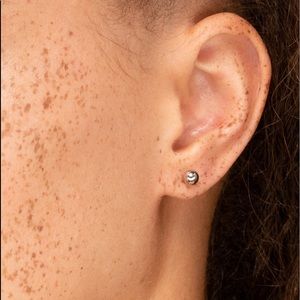 Sphere Studs White Gold